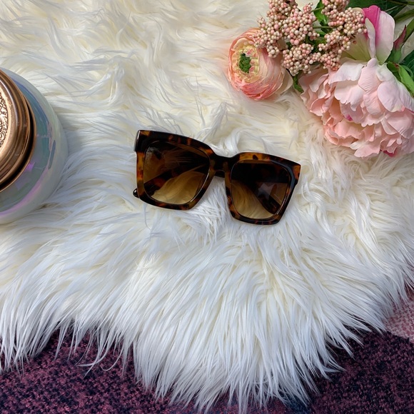 Pink Haley Accessories - New Oversized Tortoise Big Frame Sunglasses